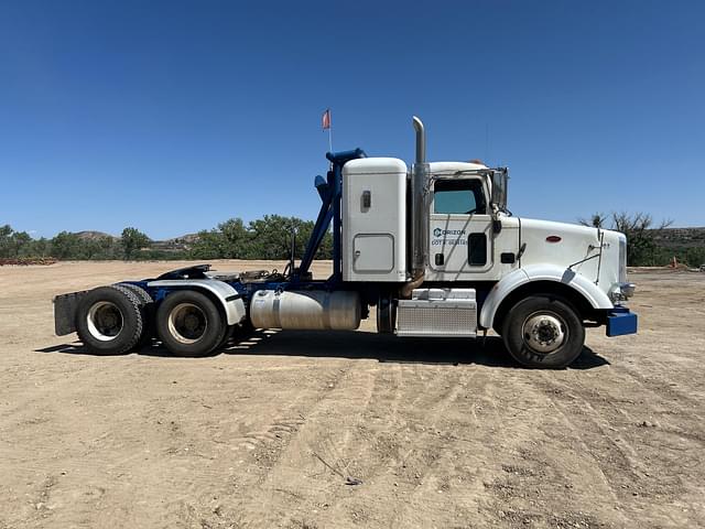 Image of Peterbilt 365 equipment image 3