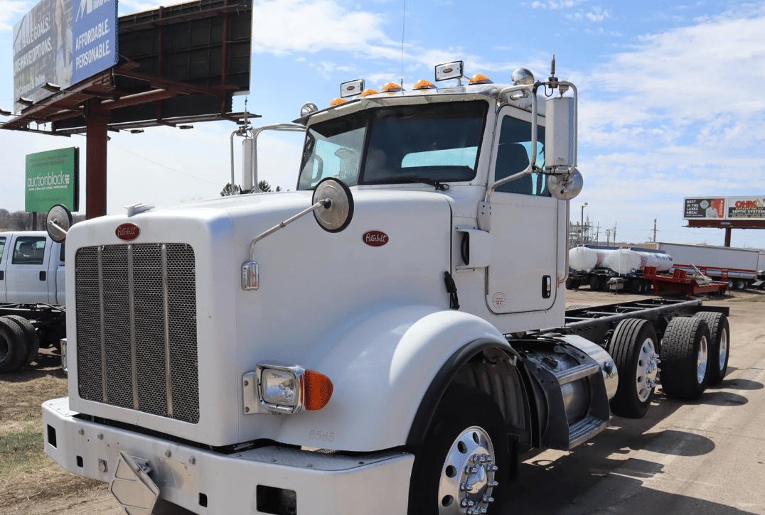 Main image Peterbilt 367
