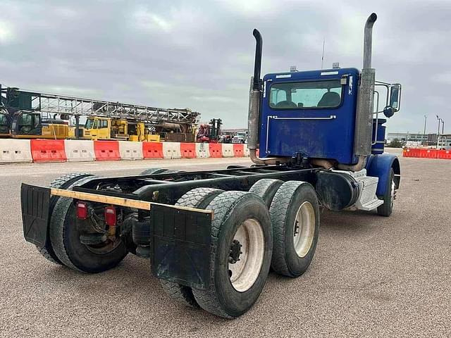 Image of Peterbilt 367 equipment image 1