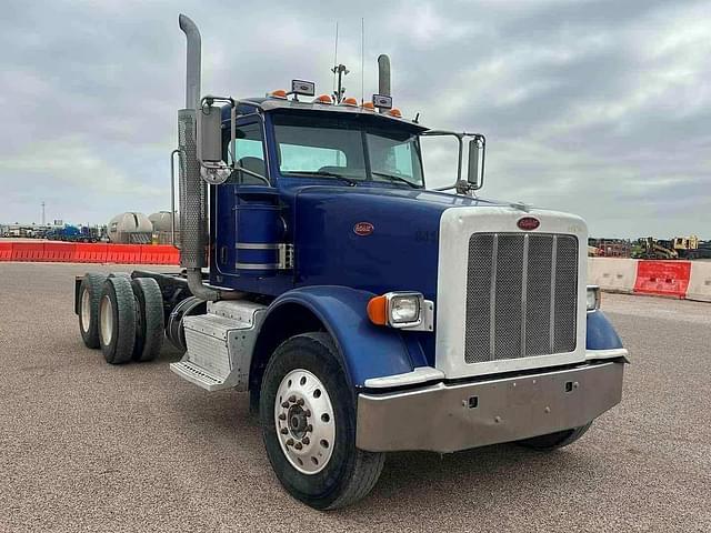Image of Peterbilt 367 equipment image 3