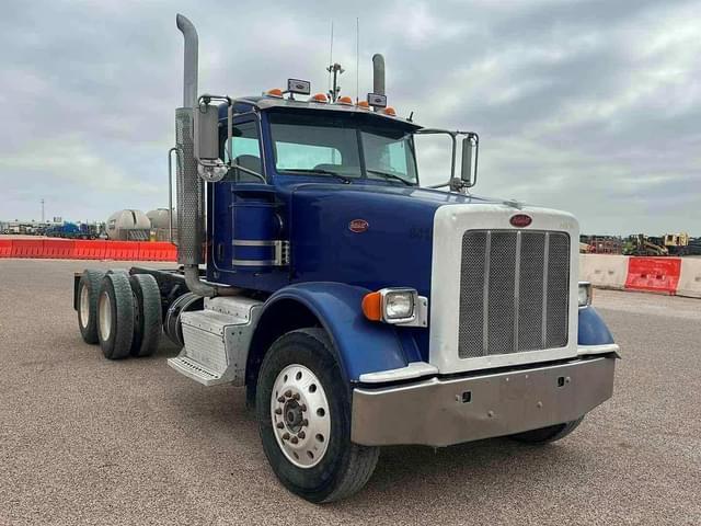 Image of Peterbilt 367 equipment image 3