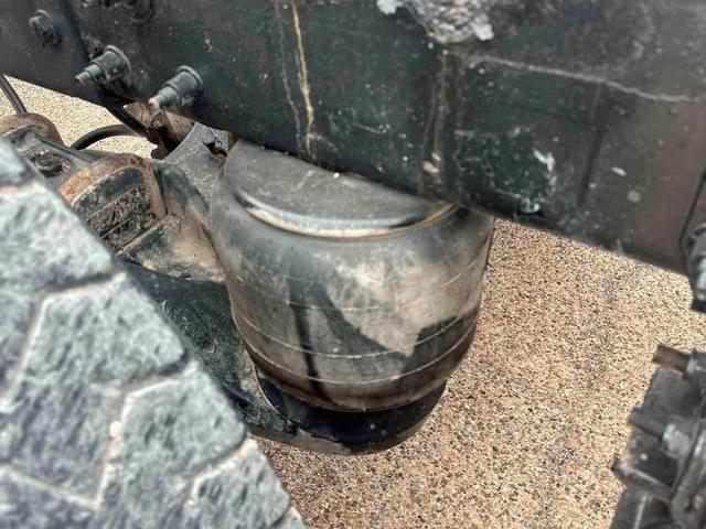 Image of Peterbilt 367 equipment image 4