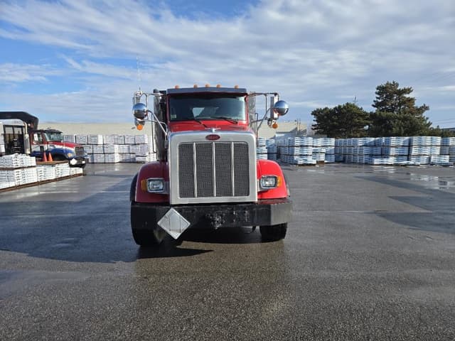 Image of Peterbilt 367 equipment image 1