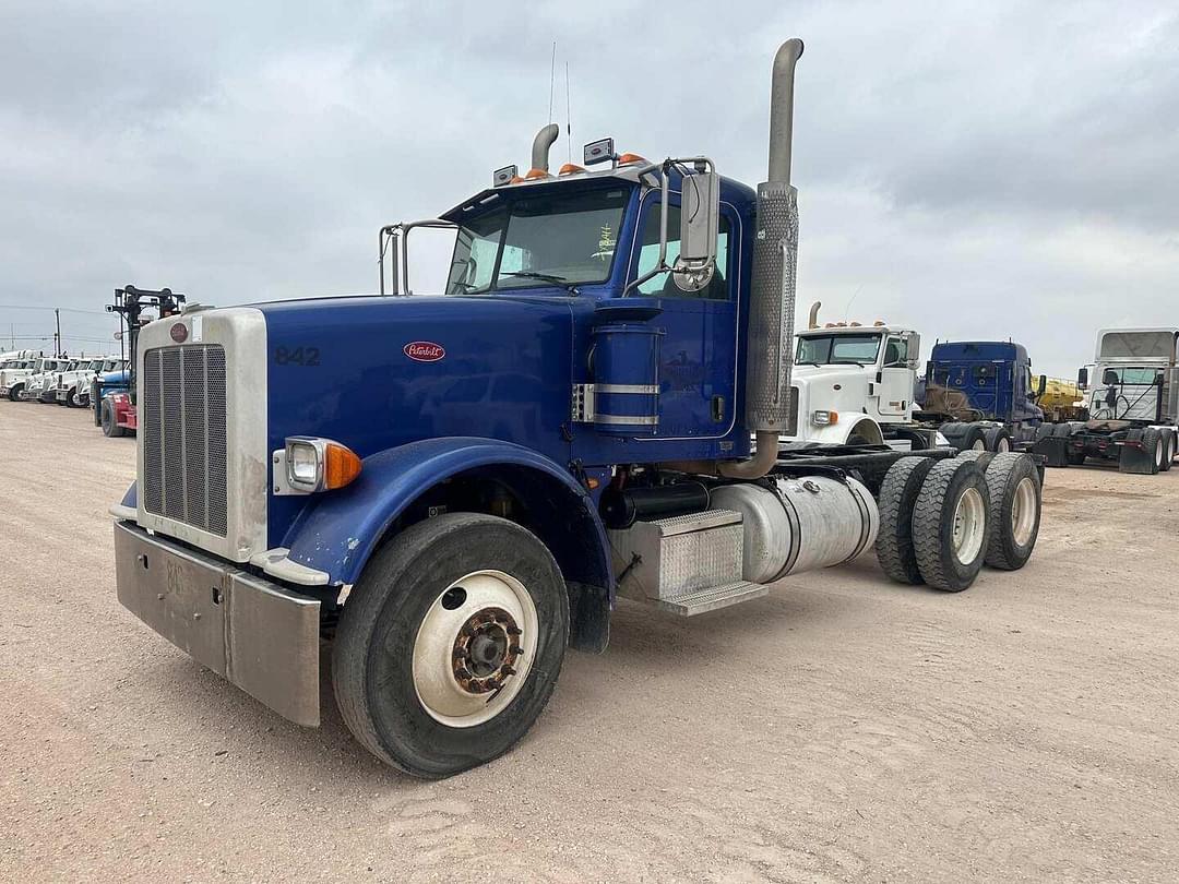 Image of Peterbilt 367 Primary image