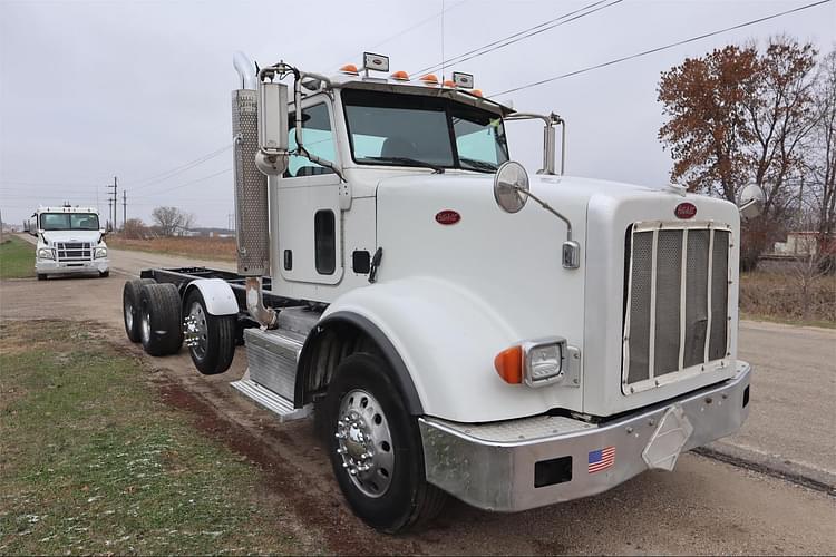 2014 Peterbilt 367 Equipment Image0