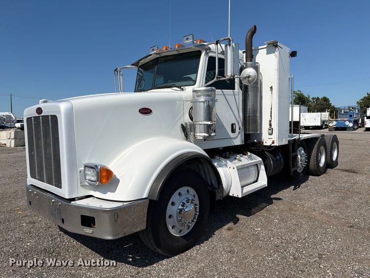2014 Peterbilt 367 Equipment Image0