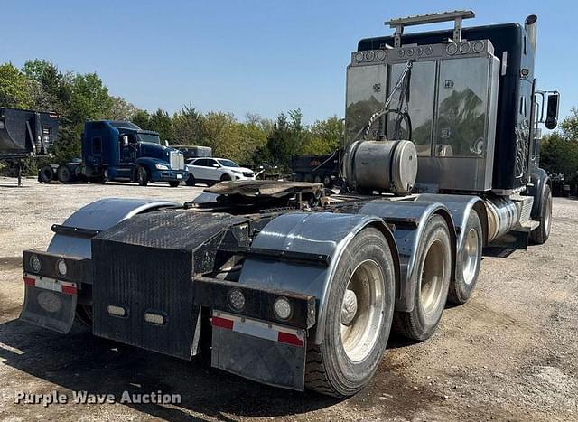 Image of Peterbilt 367 equipment image 4
