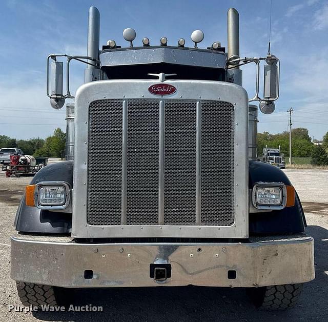 Image of Peterbilt 367 equipment image 1