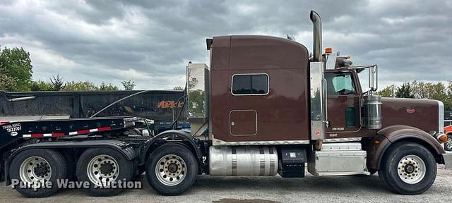 Image of Peterbilt 367 equipment image 3