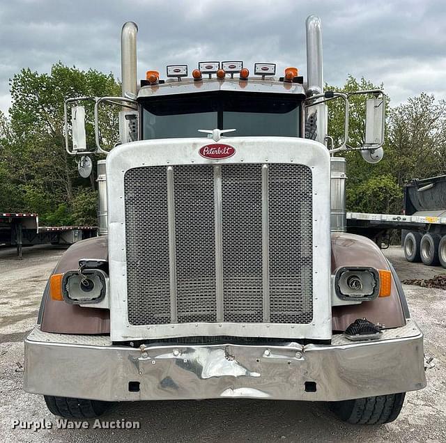 Image of Peterbilt 367 equipment image 1