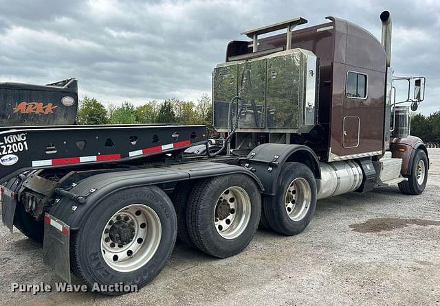 Image of Peterbilt 367 equipment image 4