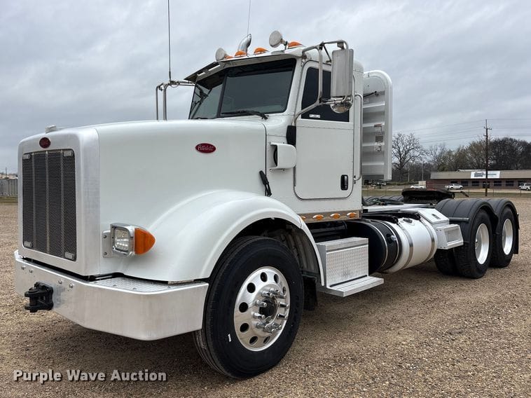 2014 Peterbilt 367 Equipment Image0