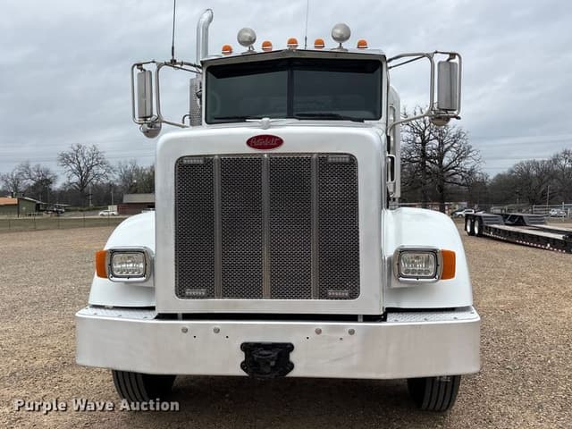 Image of Peterbilt 367 equipment image 1