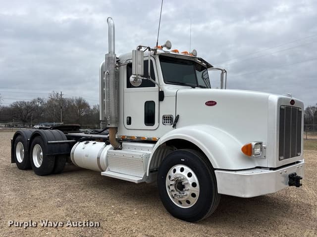 Image of Peterbilt 367 equipment image 2