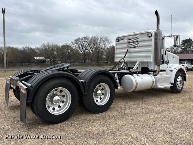 Image of Peterbilt 367 equipment image 4