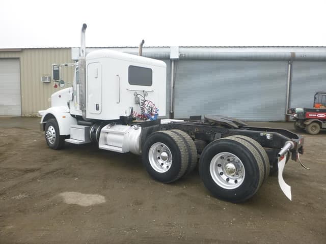 Image of Peterbilt 367 equipment image 3