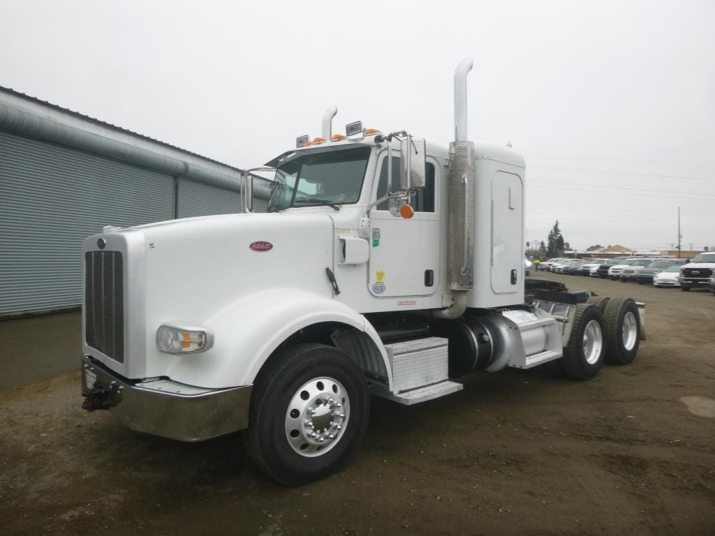 2014 Peterbilt 367 Equipment Image0