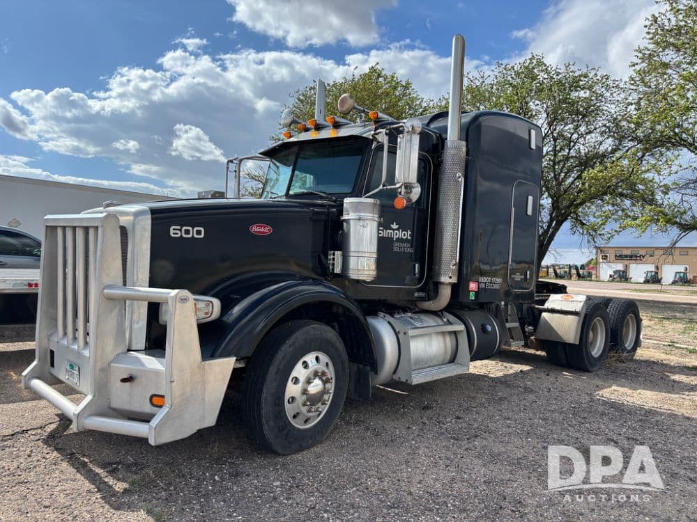 Image of Peterbilt 367 Primary image