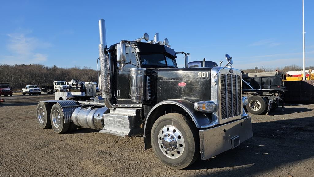 Main image Peterbilt 380