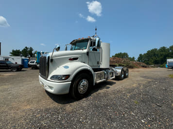 Main image Peterbilt 384