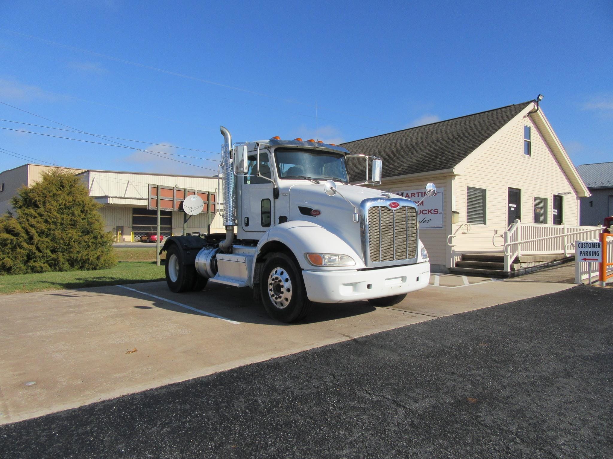2014 Peterbilt 384 Equipment Image0
