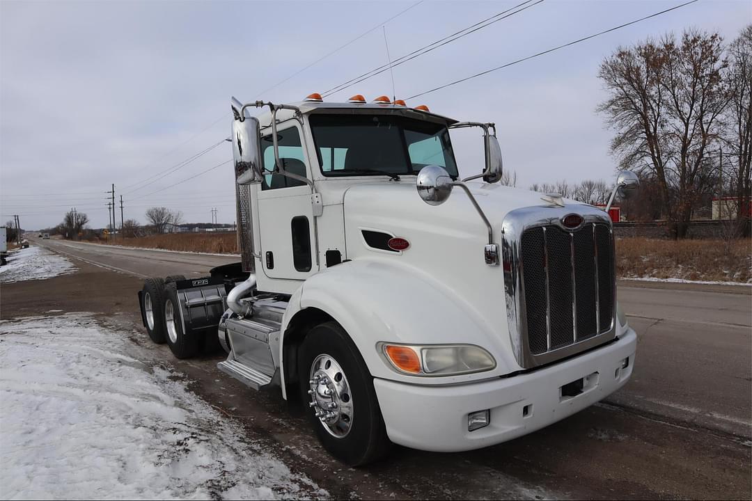 Image of Peterbilt 384 Primary Image