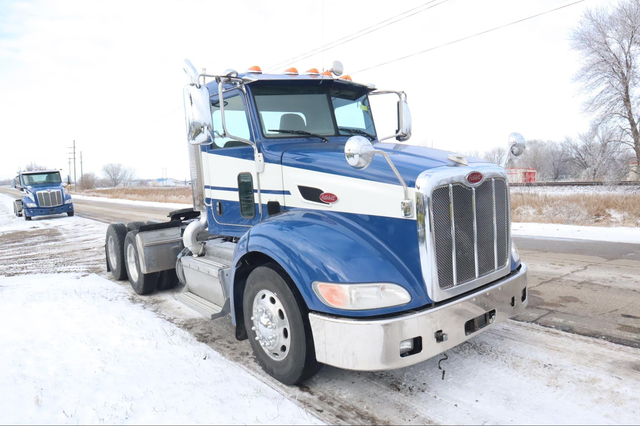 Main image Peterbilt 384