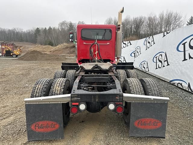 Image of Peterbilt 384 equipment image 3
