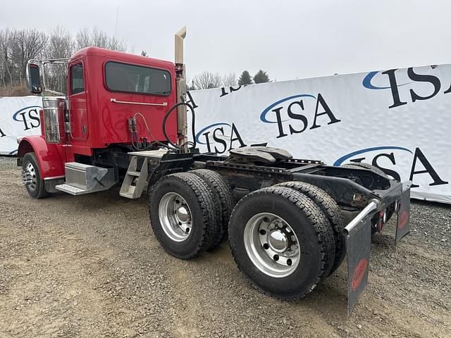 Image of Peterbilt 384 equipment image 2