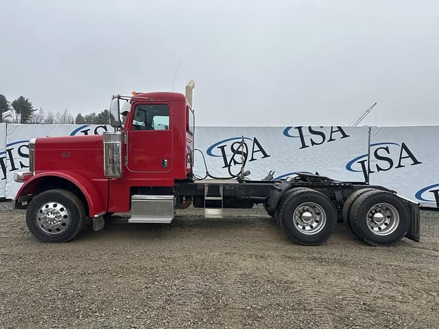 Image of Peterbilt 384 equipment image 1