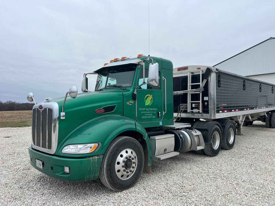 Image of Peterbilt 384 Primary image