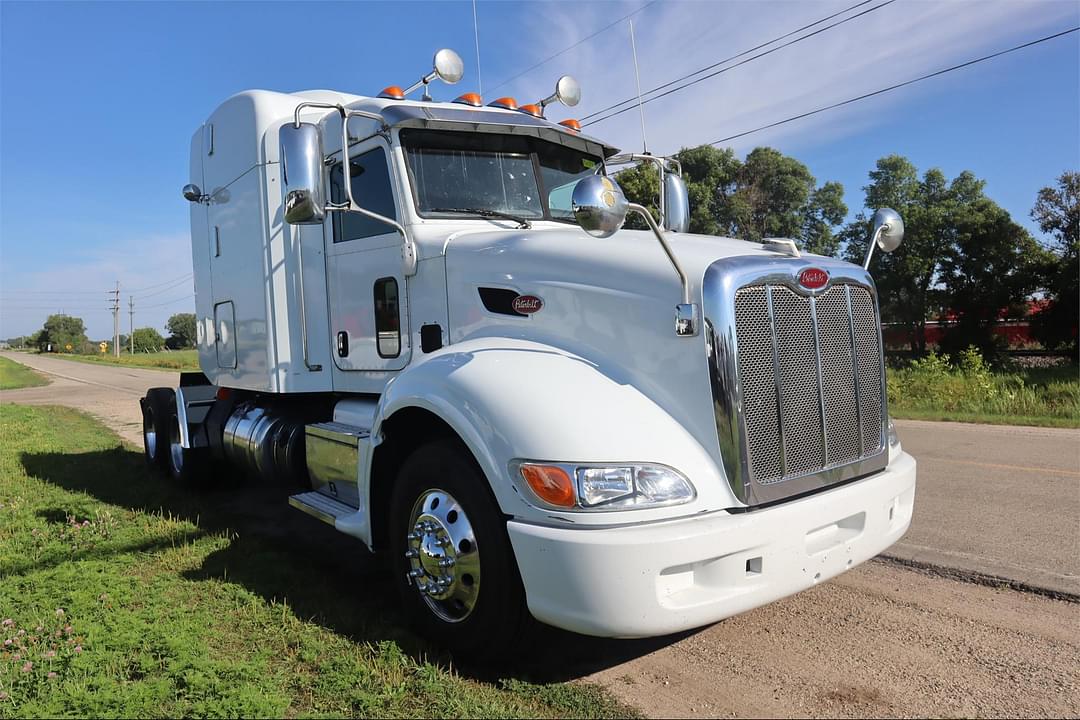 Image of Peterbilt 386 Primary Image