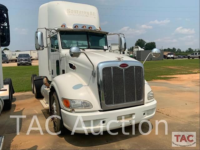 Image of Peterbilt 386 equipment image 2