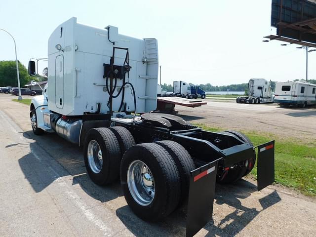 Image of Peterbilt 386 equipment image 3