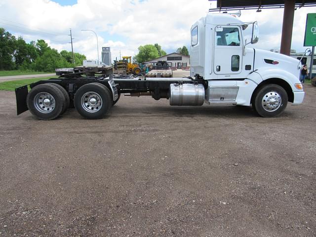 Image of Peterbilt 386 equipment image 4