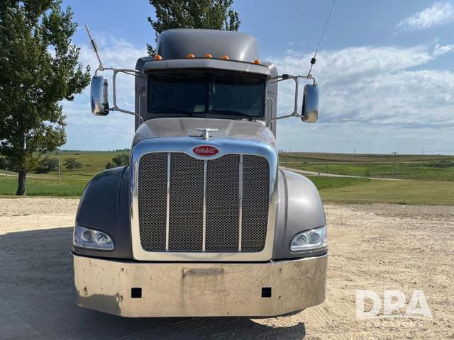 Image of Peterbilt 386 equipment image 2