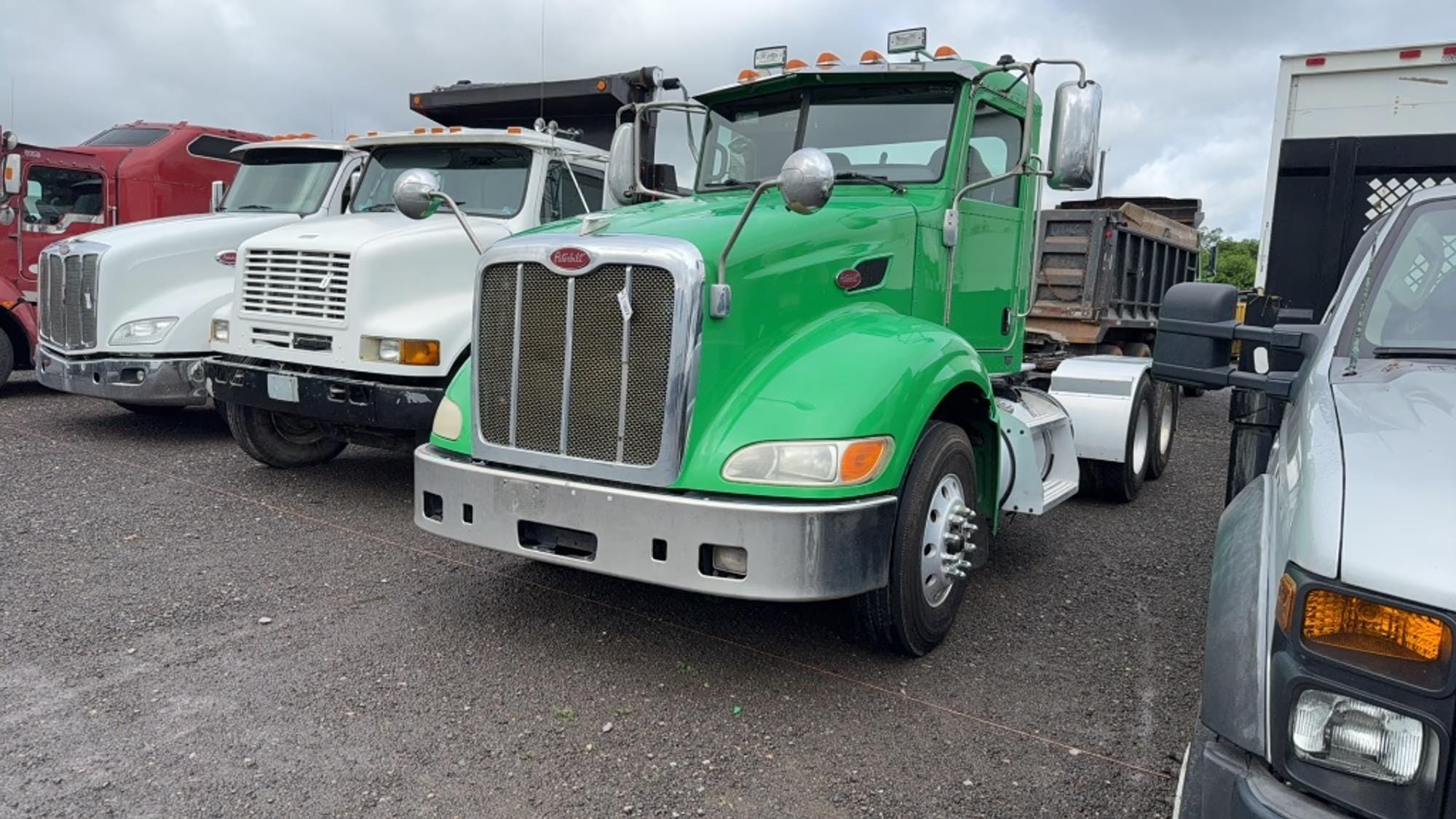 2014 Peterbilt 386 Equipment Image0