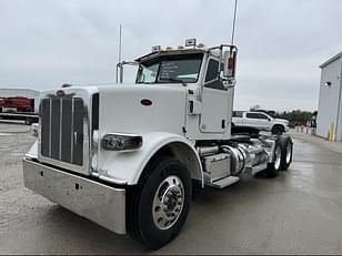 Main image Peterbilt 388 0