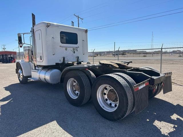 Image of Peterbilt 388 equipment image 1
