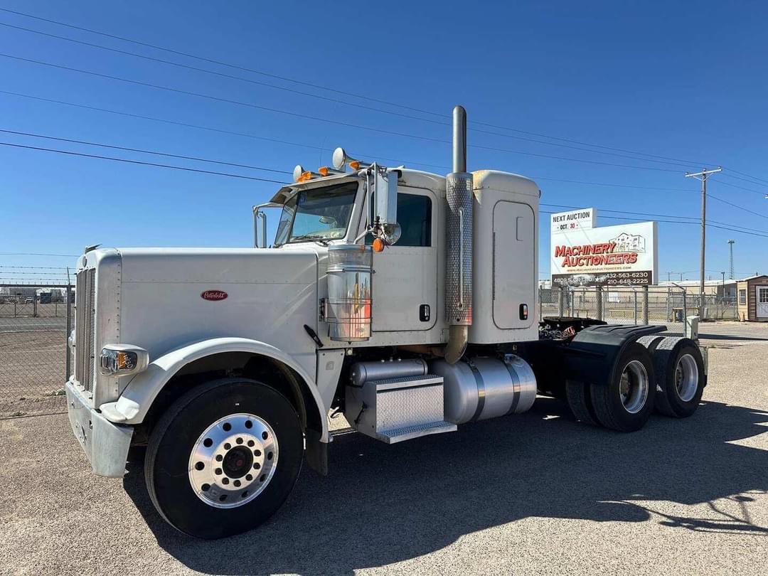 Image of Peterbilt 388 Primary image