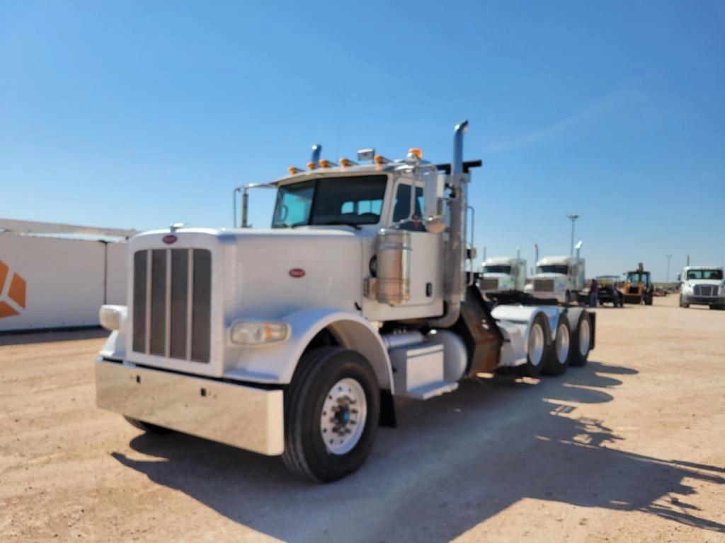 Image of Peterbilt 388 Primary image