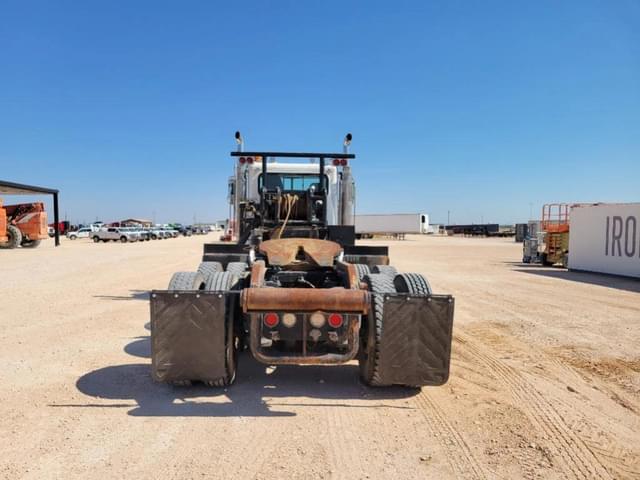 Image of Peterbilt 388 equipment image 3