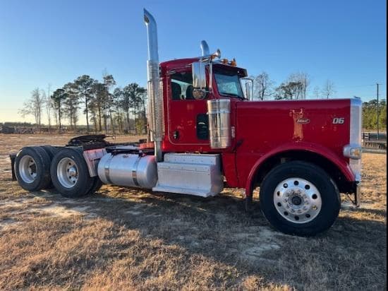 Image of Peterbilt 389 equipment image 1