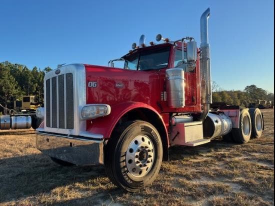 Image of Peterbilt 389 Primary image