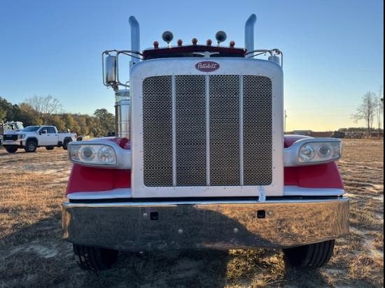 Image of Peterbilt 389 equipment image 3