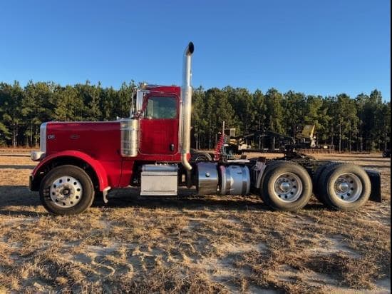 Image of Peterbilt 389 equipment image 2