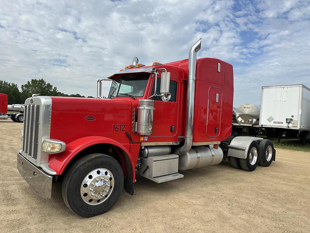 Image of Peterbilt 389 Primary image