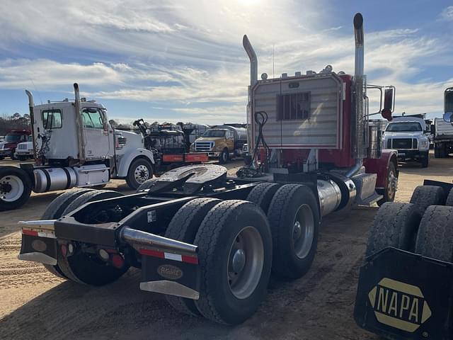 Image of Peterbilt 389 equipment image 3