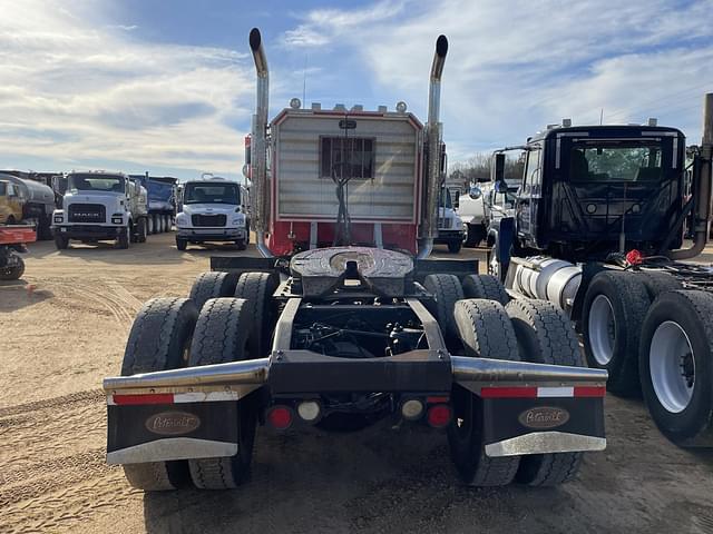 Image of Peterbilt 389 equipment image 2