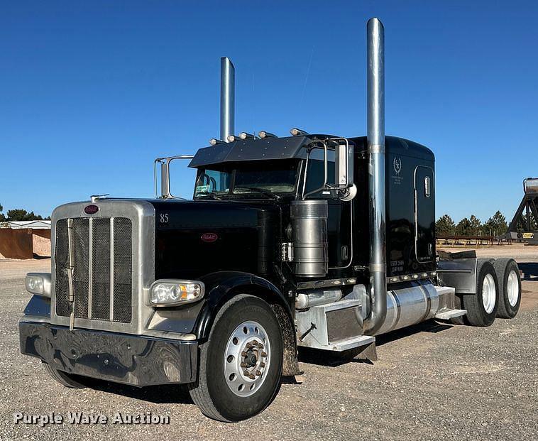 Image of Peterbilt 389 Primary image